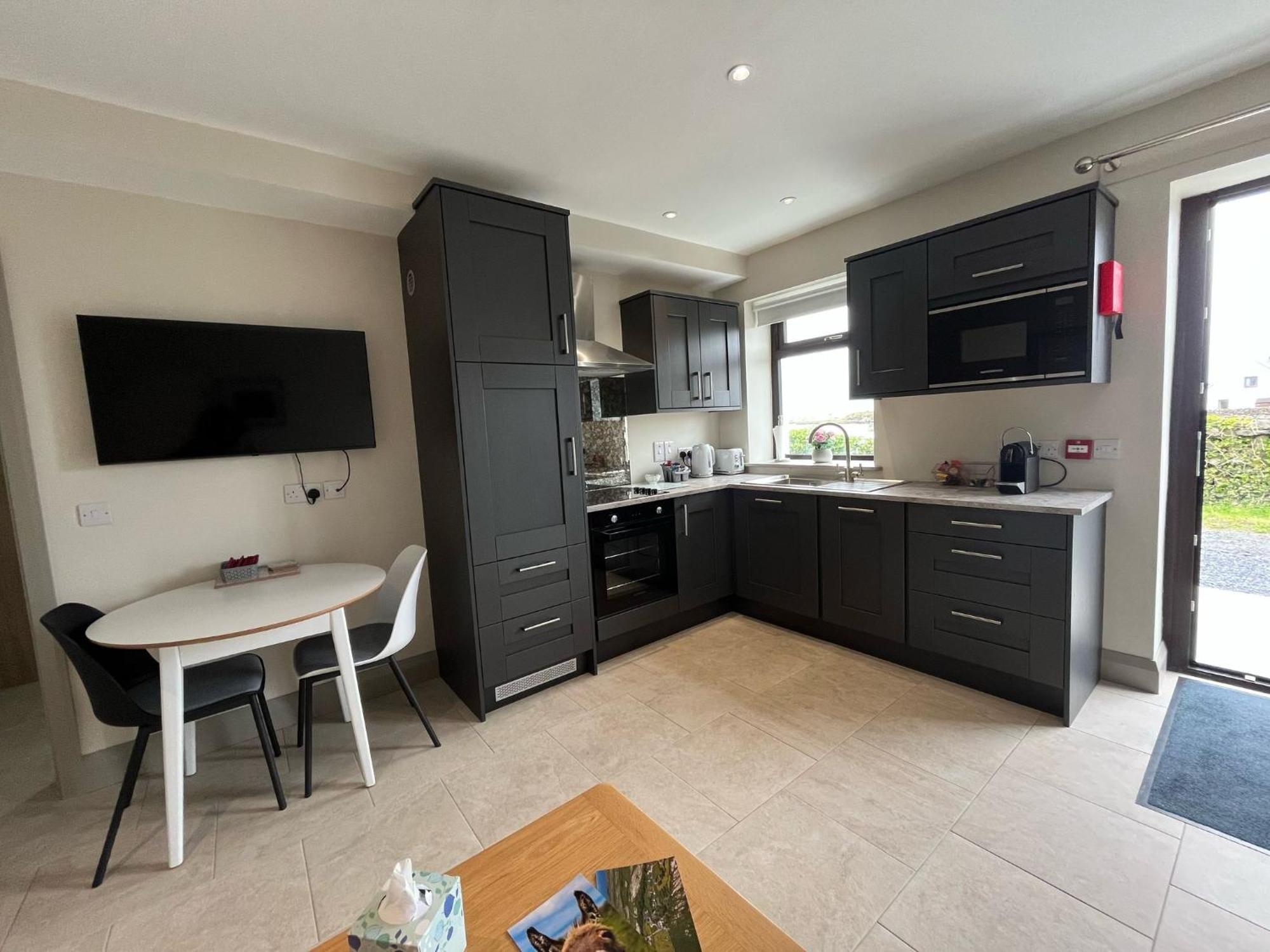 Tigh Fitz Apartments - Inis Mor, Aran Island Ngoại thất bức ảnh