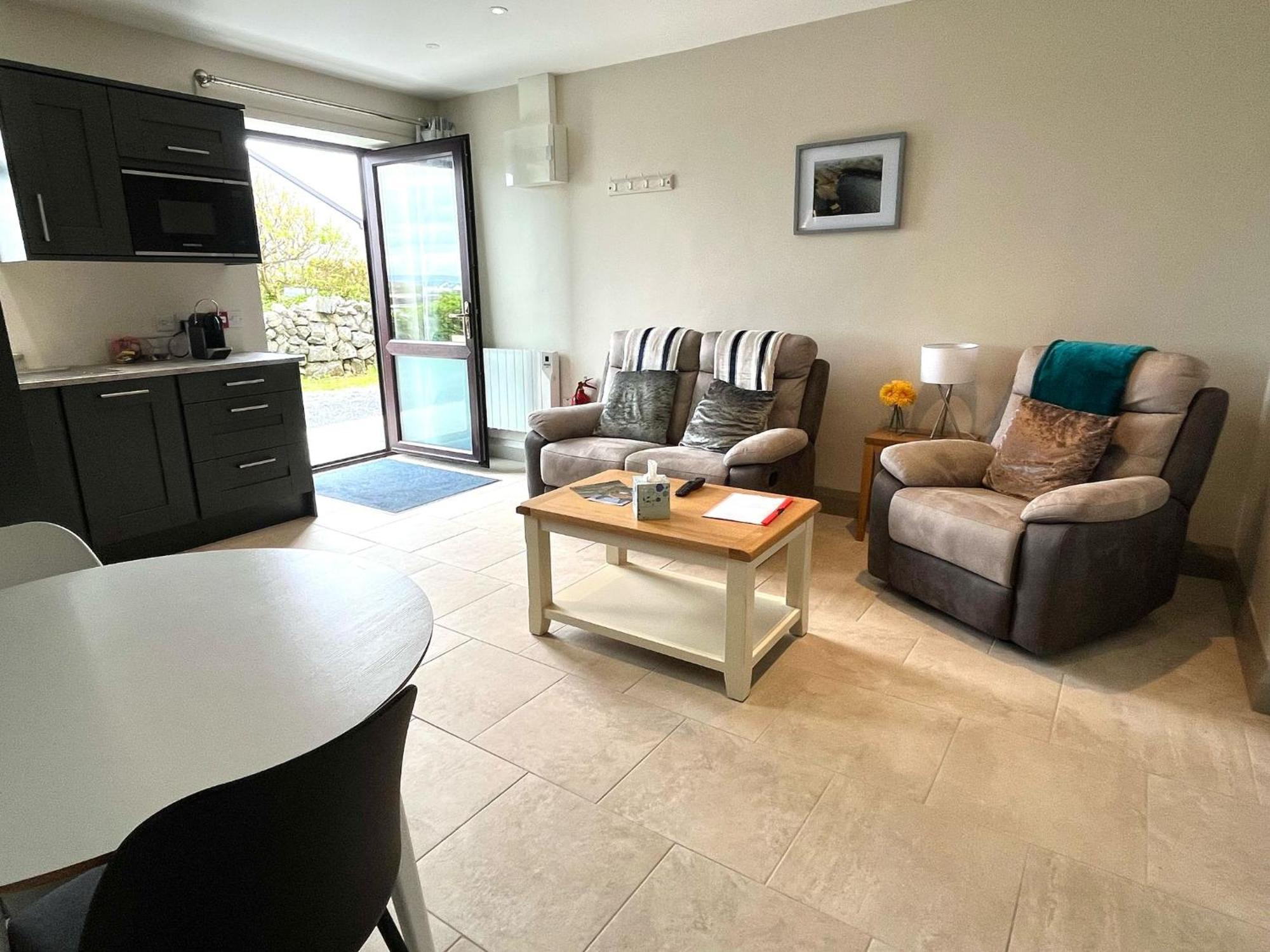 Tigh Fitz Apartments - Inis Mor, Aran Island Ngoại thất bức ảnh
