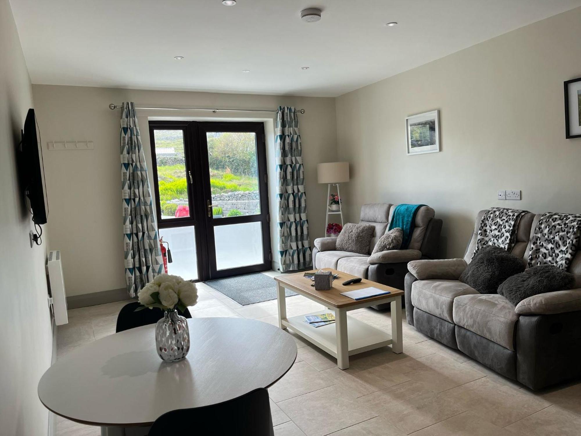 Tigh Fitz Apartments - Inis Mor, Aran Island Ngoại thất bức ảnh